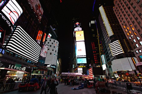ryoji ikeda takes over times square