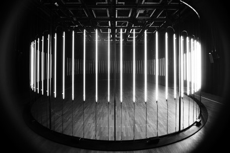 r-n white circle